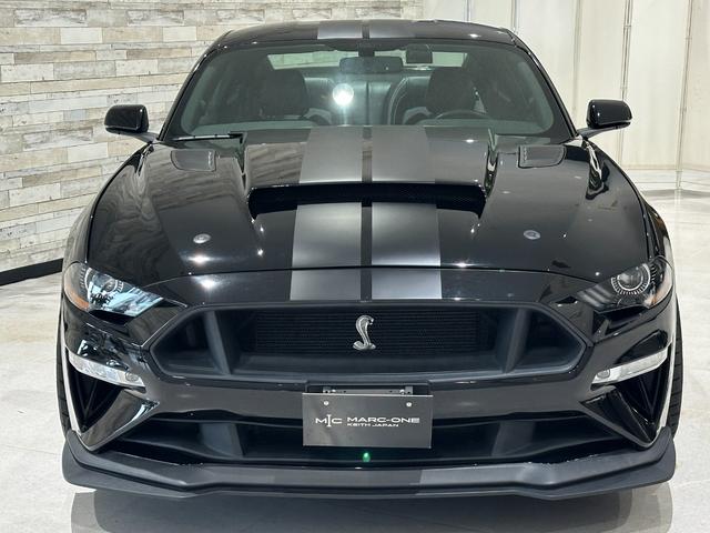マスタング Ｖ８　ＧＴ　プレミアム　ＭＴ車／２０１９年モデル／走行証明／パフォーマンスＰＫＧ／黒革パワーシート／Ｃａｒｐｌａｙ／エアシート＆ヒーター／ステアリングヒーター／ＢＳＭ／プレミアムプラスＰＫＧ／社外ボンネット／１９ｉｎｃｈＡＷ（10枚目）