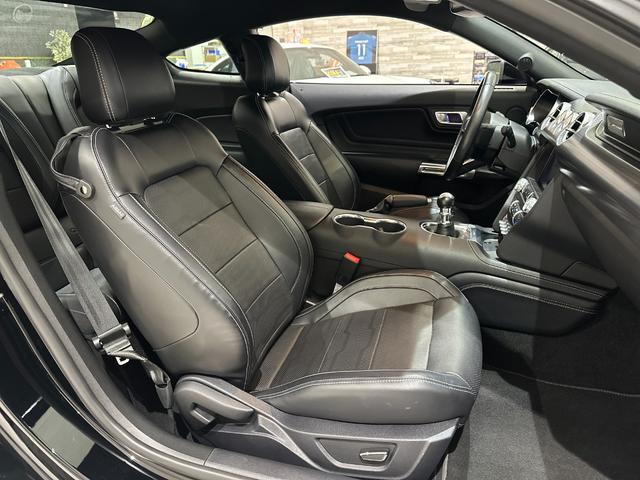 マスタング Ｖ８　ＧＴ　プレミアム　ＭＴ車／２０１９年モデル／走行証明／パフォーマンスＰＫＧ／黒革パワーシート／Ｃａｒｐｌａｙ／エアシート＆ヒーター／ステアリングヒーター／ＢＳＭ／プレミアムプラスＰＫＧ／社外ボンネット／１９ｉｎｃｈＡＷ（25枚目）