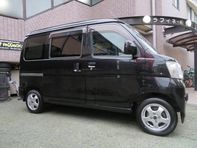 ハイゼットカーゴ クルーズターボ 5MT 走行26000km ABS Wエアバッグ キーレス 全席PW Bカメラ 電動格納ミラー LEDヘッドライト 純正LEDフォグ Bluetoothナビ 13インチAW新品タイヤ 記録簿(4枚目)