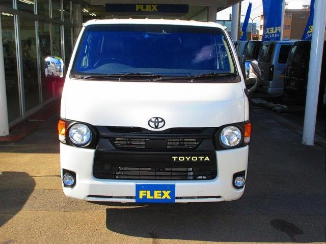 ハイエースバン スーパーGL ダークプライムII ベッドキットパッケージ車・床張り施工済み・ベッドキット・クラシックスタイル丸目ヘッドライト・ナビ・ETC・大型センターコンソールボックス・エンジンルームカバー・RAYS16インチアルミ(17枚目)