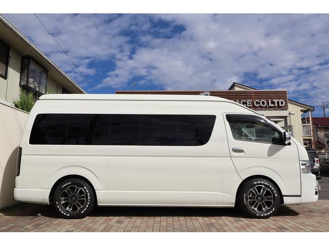 ハイエースコミューター スーパーロングGLターボ 10人乗り 3ナンバー乗用登録 普通免許可 ワンオーナー車 ツインモニター 黒レザー調シートカバー デジタルインナーミラー BARBERO16AW 玄武ローダウン VALENTIジュエルLEDテール(6枚目)
