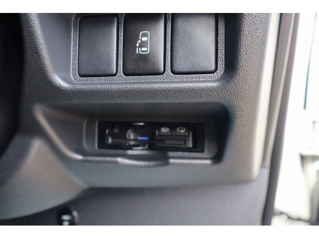 ハイエースコミューター スーパーロングGLターボ 10人乗り 3ナンバー乗用登録 普通免許可 ワンオーナー車 ツインモニター 黒レザー調シートカバー デジタルインナーミラー BARBERO16AW 玄武ローダウン VALENTIジュエルLEDテール(72枚目)
