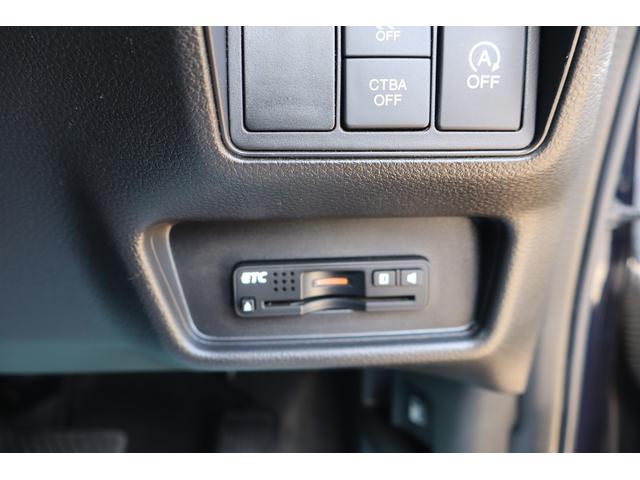 オデッセイ アブソルート ユーザー様買取車 純正インターナビ フルセグ Bluetoothオーディオ バックカメラ 両側パワースライドドア ハーフレザーシート ビルトインETC 前後ドライブレコーダー 社外18インチAW(70枚目)