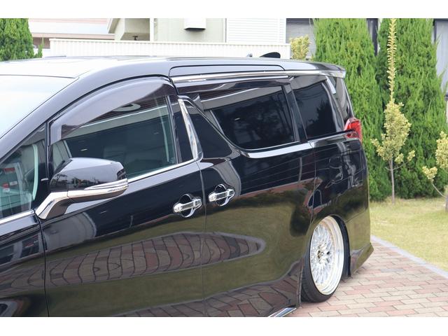 アルファード ２．５Ｓ　Ｃパッケージ　後期型　ＩＤＥＡＬエアサス　ＷＯＲＫ２０ＡＷ　ＭＯＤＥＬＬＩＳＴＡエアロ　ＳＩＸＴＨＳＥＮＳＥ４本出しマフラー　純正ツインモニター　ツインムーンルーフ　エグゼクティブシート　両側パワースライドドア（5枚目）