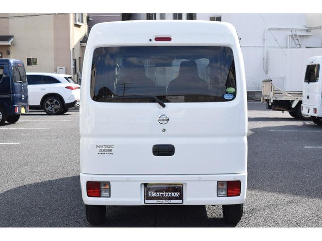 ＮＶ１００クリッパーバン ＤＸ　ＧＬセーフティパッケージ　エマブレ（衝突軽減ブレーキ／横滑り防止／レーンキープ）パーキングセンサー　メモリーナビ／Ｂｌｕｅｔｏｏｔｈ／ＣＤ／バックカメラ　キーレスキー　オーバーヘッドシェルフ　電動格納ミラー（21枚目）