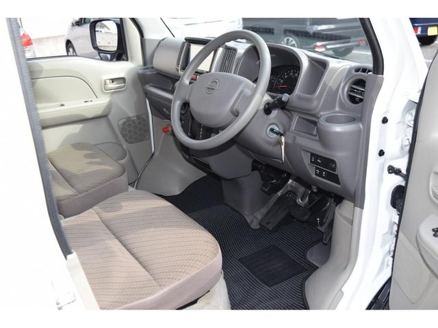 ＮＶ１００クリッパーバン ＤＸ　ＧＬセーフティパッケージ　エマブレ（衝突軽減ブレーキ／横滑り防止／レーンキープ）パーキングセンサー　メモリーナビ／Ｂｌｕｅｔｏｏｔｈ／ＣＤ／バックカメラ　キーレスキー　オーバーヘッドシェルフ　電動格納ミラー（38枚目）