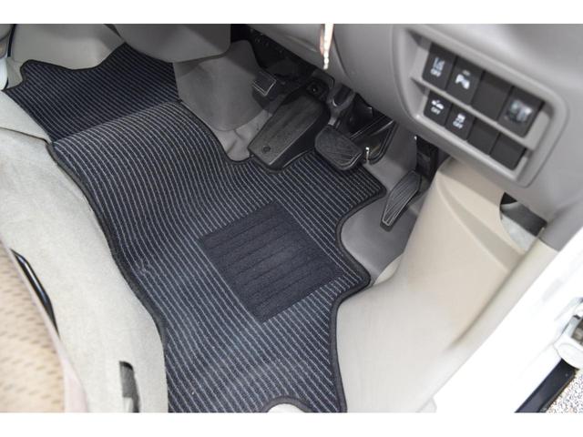 ＮＶ１００クリッパーバン ＤＸ　ＧＬセーフティパッケージ　エマブレ（衝突軽減ブレーキ／横滑り防止／レーンキープ）パーキングセンサー　メモリーナビ／Ｂｌｕｅｔｏｏｔｈ／ＣＤ／バックカメラ　キーレスキー　オーバーヘッドシェルフ　電動格納ミラー（45枚目）