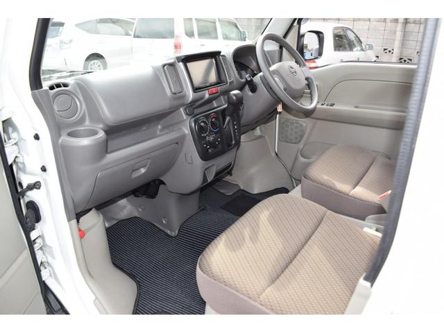 ＮＶ１００クリッパーバン ＤＸ　ＧＬセーフティパッケージ　エマブレ（衝突軽減ブレーキ／横滑り防止／レーンキープ）　パーキングセンサー　メモリーナビ／Ｂｌｕｅｔｏｏｔｈ／バックカメラ　キーレスキー　電動格納ミラー　オーバーヘッドシェルフ（38枚目）