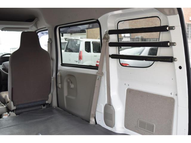 ＮＶ１００クリッパーバン ＤＸ　ＧＬセーフティパッケージ　エマブレ（衝突軽減ブレーキ／横滑り防止／レーンキープ）　パーキングセンサー　メモリーナビ／Ｂｌｕｅｔｏｏｔｈ／バックカメラ　キーレスキー　電動格納ミラー　オーバーヘッドシェルフ（64枚目）
