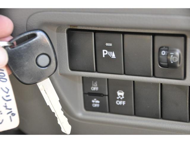 ＮＶ１００クリッパーバン ＤＸ　ＧＬセーフティパッケージ　エマージェンシーブレーキ（衝突軽減ブレーキ／横滑り防止／レーンキープアシスト）　メモリーナビ／フルＴＶ／Ｂｌｕｅｔｏｏｔｈ／ＤＶＤ／ＣＤ／ＥＴＣ　電動格納ミラー　後席ベンチシート　キーレスキー（4枚目）