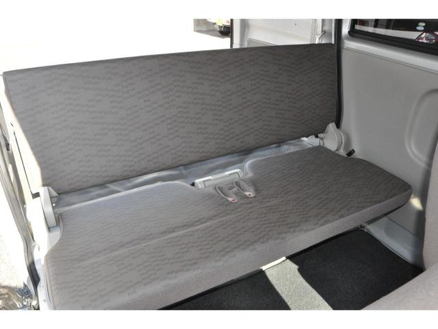 ＮＶ１００クリッパーバン ＤＸ　ＧＬセーフティパッケージ　エマージェンシーブレーキ（衝突軽減ブレーキ／横滑り防止／レーンキープアシスト）　メモリーナビ／フルＴＶ／Ｂｌｕｅｔｏｏｔｈ／ＤＶＤ／ＣＤ／ＥＴＣ　電動格納ミラー　後席ベンチシート　キーレスキー（5枚目）