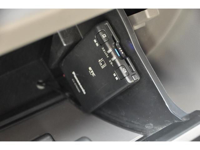 ＮＶ１００クリッパーバン ＤＸ　ＧＬセーフティパッケージ　エマージェンシーブレーキ（衝突軽減ブレーキ／横滑り防止／レーンキープアシスト）　メモリーナビ／フルＴＶ／Ｂｌｕｅｔｏｏｔｈ／ＤＶＤ／ＣＤ／ＥＴＣ　電動格納ミラー　後席ベンチシート　キーレスキー（8枚目）