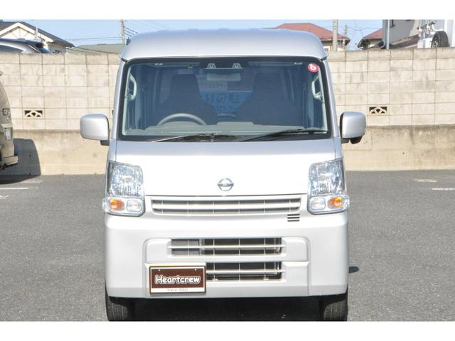 ＮＶ１００クリッパーバン ＤＸ　ＧＬセーフティパッケージ　エマージェンシーブレーキ（衝突軽減ブレーキ／横滑り防止／レーンキープアシスト）　メモリーナビ／フルＴＶ／Ｂｌｕｅｔｏｏｔｈ／ＤＶＤ／ＣＤ／ＥＴＣ　電動格納ミラー　後席ベンチシート　キーレスキー（16枚目）