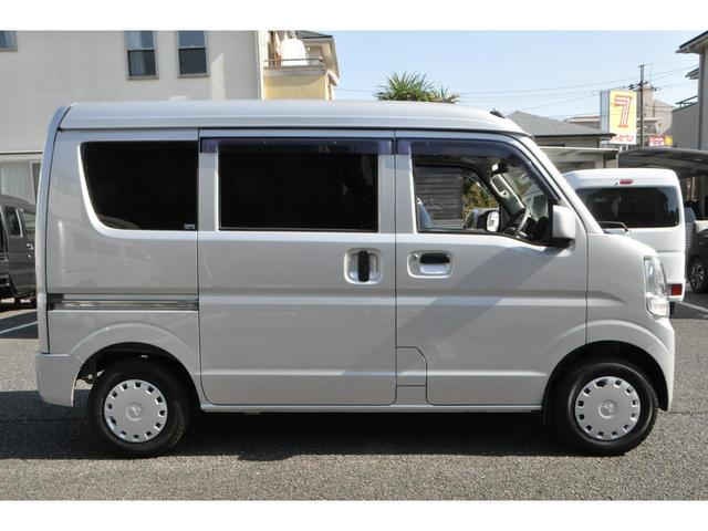 ＮＶ１００クリッパーバン ＤＸ　ＧＬセーフティパッケージ　エマージェンシーブレーキ（衝突軽減ブレーキ／横滑り防止／レーンキープアシスト）　メモリーナビ／フルＴＶ／Ｂｌｕｅｔｏｏｔｈ／ＤＶＤ／ＣＤ／ＥＴＣ　電動格納ミラー　後席ベンチシート　キーレスキー（18枚目）