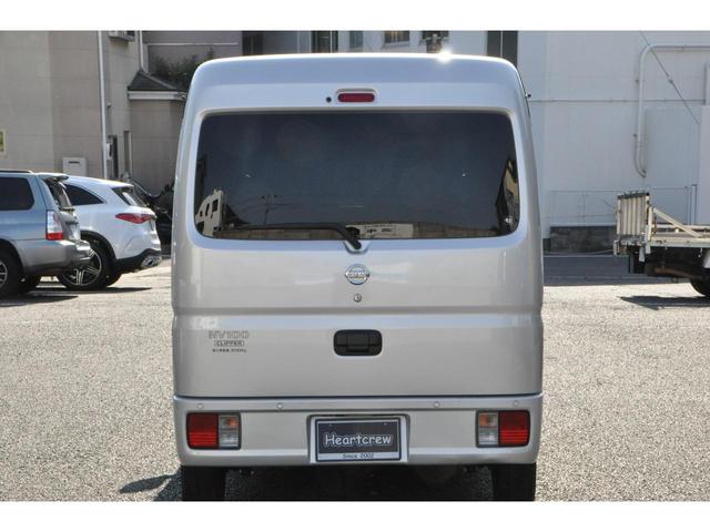 ＮＶ１００クリッパーバン ＤＸ　ＧＬセーフティパッケージ　エマージェンシーブレーキ（衝突軽減ブレーキ／横滑り防止／レーンキープアシスト）　メモリーナビ／フルＴＶ／Ｂｌｕｅｔｏｏｔｈ／ＤＶＤ／ＣＤ／ＥＴＣ　電動格納ミラー　後席ベンチシート　キーレスキー（19枚目）