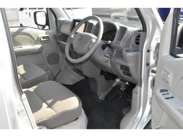 ＮＶ１００クリッパーバン ＤＸ　ＧＬセーフティパッケージ　エマージェンシーブレーキ（衝突軽減ブレーキ／横滑り防止／レーンキープアシスト）　メモリーナビ／フルＴＶ／Ｂｌｕｅｔｏｏｔｈ／ＤＶＤ／ＣＤ／ＥＴＣ　電動格納ミラー　後席ベンチシート　キーレスキー（37枚目）