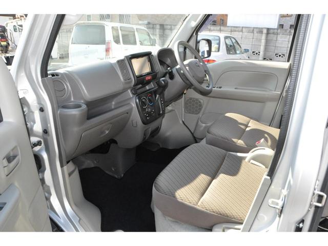 ＮＶ１００クリッパーバン ＤＸ　ＧＬセーフティパッケージ　エマージェンシーブレーキ（衝突軽減ブレーキ／横滑り防止／レーンキープアシスト）　メモリーナビ／フルＴＶ／Ｂｌｕｅｔｏｏｔｈ／ＤＶＤ／ＣＤ／ＥＴＣ　電動格納ミラー　後席ベンチシート　キーレスキー（38枚目）