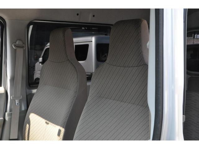 ＮＶ１００クリッパーバン ＤＸ　ＧＬセーフティパッケージ　エマージェンシーブレーキ（衝突軽減ブレーキ／横滑り防止／レーンキープアシスト）　メモリーナビ／フルＴＶ／Ｂｌｕｅｔｏｏｔｈ／ＤＶＤ／ＣＤ／ＥＴＣ　電動格納ミラー　後席ベンチシート　キーレスキー（42枚目）