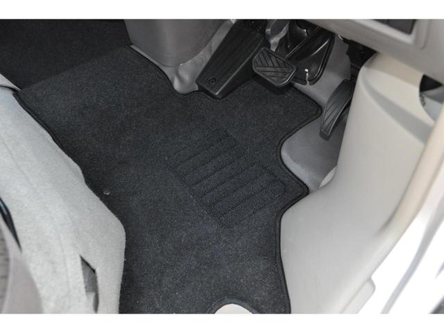 ＮＶ１００クリッパーバン ＤＸ　ＧＬセーフティパッケージ　エマージェンシーブレーキ（衝突軽減ブレーキ／横滑り防止／レーンキープアシスト）　メモリーナビ／フルＴＶ／Ｂｌｕｅｔｏｏｔｈ／ＤＶＤ／ＣＤ／ＥＴＣ　電動格納ミラー　後席ベンチシート　キーレスキー（45枚目）