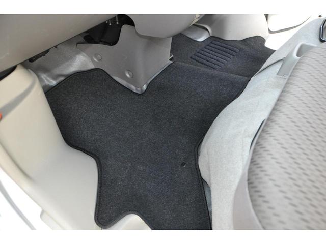 ＮＶ１００クリッパーバン ＤＸ　ＧＬセーフティパッケージ　エマージェンシーブレーキ（衝突軽減ブレーキ／横滑り防止／レーンキープアシスト）　メモリーナビ／フルＴＶ／Ｂｌｕｅｔｏｏｔｈ／ＤＶＤ／ＣＤ／ＥＴＣ　電動格納ミラー　後席ベンチシート　キーレスキー（46枚目）