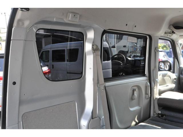 ＮＶ１００クリッパーバン ＤＸ　ＧＬセーフティパッケージ　エマージェンシーブレーキ（衝突軽減ブレーキ／横滑り防止／レーンキープアシスト）　メモリーナビ／フルＴＶ／Ｂｌｕｅｔｏｏｔｈ／ＤＶＤ／ＣＤ／ＥＴＣ　電動格納ミラー　後席ベンチシート　キーレスキー（62枚目）