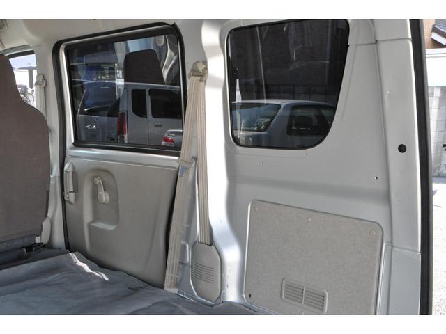 ＮＶ１００クリッパーバン ＤＸ　ＧＬセーフティパッケージ　エマージェンシーブレーキ（衝突軽減ブレーキ／横滑り防止／レーンキープアシスト）　メモリーナビ／フルＴＶ／Ｂｌｕｅｔｏｏｔｈ／ＤＶＤ／ＣＤ／ＥＴＣ　電動格納ミラー　後席ベンチシート　キーレスキー（63枚目）