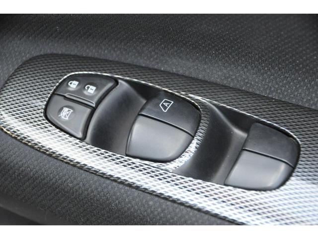 セレナ ライダー 1オーナー 両側パワスラ 8人乗り メモリーナビ/フルセグTV/バックカメラ/DVD/CD/ETC クルーズコントロール 社外17AW(2024年製ラジアルT)HIDヘッドライト/フォグライト(60枚目)