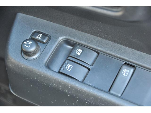 ピクシスバン クルーズ ワンオーナー インパネ5速マニュアル メモリーナビ・1セグTV・Bluetooth・CD キーレスキー 社外LEDヘッドライト スマアシIII(衝突軽減/横滑り防止/レーンキープアシスト) 電格ミラー(10枚目)