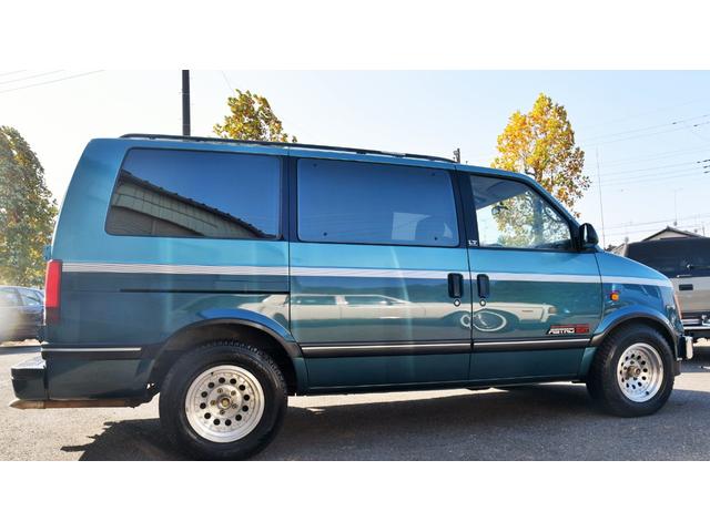 シボレーアストロ LT ラグジュアリーツーリング 1ナンバー登録 ロールーフ ルーフレール 社外AW 社外CD ETC リアエアコン リアヒーター(5枚目)