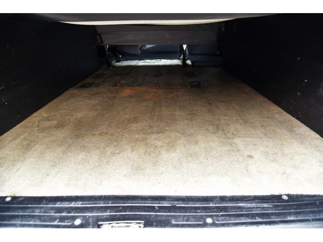 ダッジ・バン 　マッドグレー　フロントバイザー　１ナンバー登録　社外ナビ　フルセグＴＶ　バックカメラ　ＥＴＣ　リアベットキット　鉄ホール　セキュリティー　ドアバイザー　キーレス（7枚目）