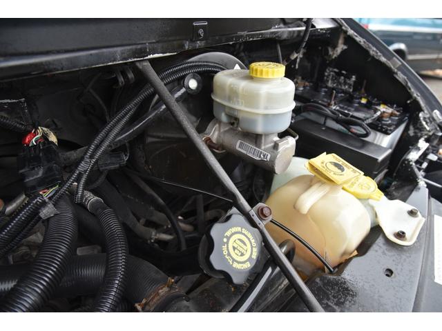 ダッジ・バン 　マッドグレー　フロントバイザー　１ナンバー登録　社外ナビ　フルセグＴＶ　バックカメラ　ＥＴＣ　リアベットキット　鉄ホール　セキュリティー　ドアバイザー　キーレス（15枚目）