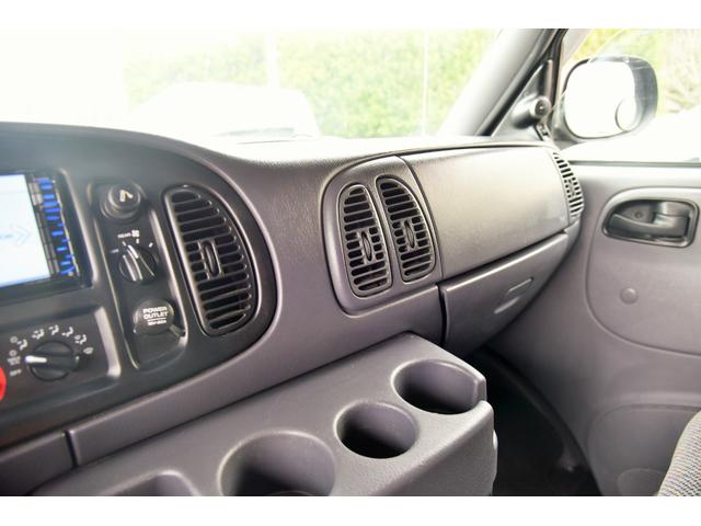 ダッジ・バン 　マッドグレー　フロントバイザー　１ナンバー登録　社外ナビ　フルセグＴＶ　バックカメラ　ＥＴＣ　リアベットキット　鉄ホール　セキュリティー　ドアバイザー　キーレス（21枚目）