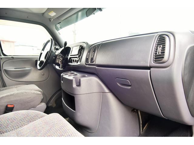 ダッジ・バン 　マッドグレー　フロントバイザー　１ナンバー登録　社外ナビ　フルセグＴＶ　バックカメラ　ＥＴＣ　リアベットキット　鉄ホール　セキュリティー　ドアバイザー　キーレス（23枚目）