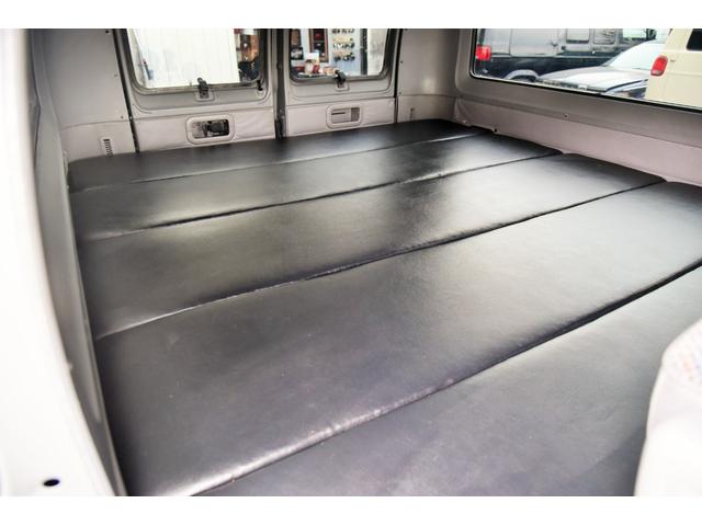 ダッジ・バン 　マッドグレー　フロントバイザー　１ナンバー登録　社外ナビ　フルセグＴＶ　バックカメラ　ＥＴＣ　リアベットキット　鉄ホール　セキュリティー　ドアバイザー　キーレス（25枚目）