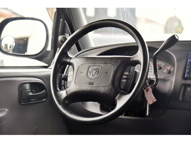 ダッジ・バン 　マッドグレー　フロントバイザー　１ナンバー登録　社外ナビ　フルセグＴＶ　バックカメラ　ＥＴＣ　リアベットキット　鉄ホール　セキュリティー　ドアバイザー　キーレス（28枚目）