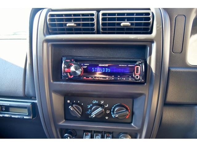 ジープ・チェロキー スポーツ　ＪＥＥＰエコグリーン全塗装　社外１６ＡＷ　グッドリッチＴＡ　ルーフキャリア　樹脂部分マッドブラック　天井スェード張り替　社外オーディオ　４ＷＤ（25枚目）