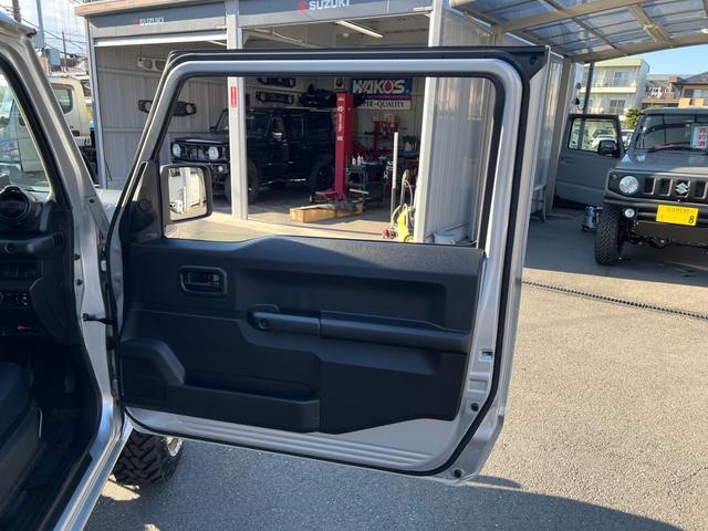 ジムニー ＸＬ　３インチリフトアップ　ハイパーチャンバー　柿本改マフラー　ヘリテージ前後バンパー　ディスプレイオーディオ　ＥＴＣ（65枚目）