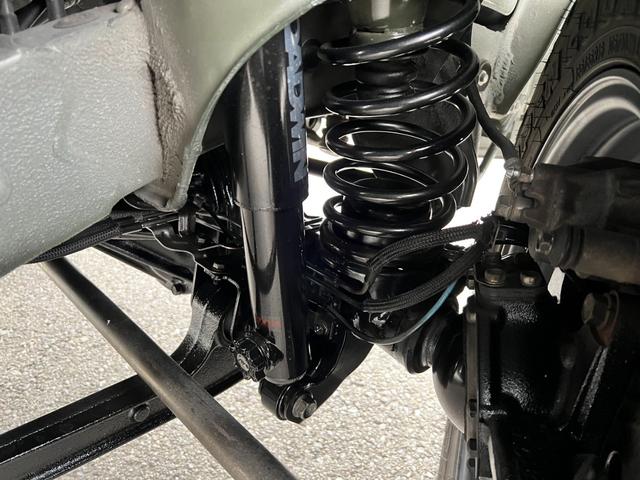 ジムニー ＸＣ　ＡＰＩＯタクティカル前後バンパー＆グリル　ＲＯＡＤＷＩＮ２０ｍｍサスキット　静香御前マフラー　リアラダー　ワイルドボアホイール　純正８インチフルセグナビ　バックカメラ　ドライブレコーダー　ＥＴＣ（29枚目）