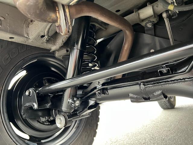 ジムニー ＸＣ　ＡＰＩＯタクティカル前後バンパー＆グリル　ＲＯＡＤＷＩＮ２０ｍｍサスキット　静香御前マフラー　リアラダー　ワイルドボアホイール　純正８インチフルセグナビ　バックカメラ　ドライブレコーダー　ＥＴＣ（32枚目）