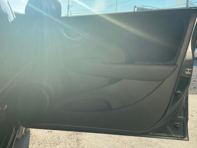 フィット Ｇ　タイヤ新品　ブレーキパッド交換済　車検令和７年９月　走行距離６３１４３キロ　純正オーディオ　ドアミラーウインカー　電格ミラー　プライバシーガラス（70枚目）