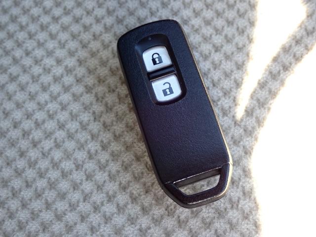 Ｎ－ＯＮＥ ツアラー・Ｌパッケージ　１年間走行無制限保証付　プッシュスタート　ナビ　ワンセグＴＶ　Ｂｌｕｅｔｏｏｔｈ　バックカメラ　３６０°ドライブレコーダー　ＥＴＣ　クルーズコントロール　ＨＩＤヘッドライト　オートライト　パドルシフト（55枚目）