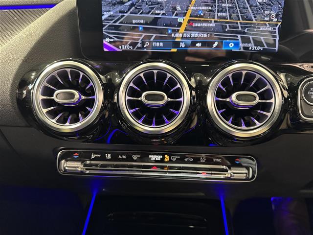 ＧＬＡクラス ＧＬＡ２００ｄ　４マチック　ＡＭＧライン　ＡＭＧライン／１９インチＡＭＧアルミホイール／パノラミックスライディングルーフ／レーダーセーフティｐｋｇ／ＡＣＣ／３６０カメラ／シートヒーター／パワーテールゲート／１０．２５インチディスプレイ／ＥＴＣ（30枚目）