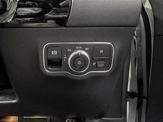 ＧＬＡクラス ＧＬＡ２００ｄ　４マチック　ＡＭＧライン　ＡＭＧライン／１９インチＡＭＧアルミホイール／パノラミックスライディングルーフ／レーダーセーフティｐｋｇ／ＡＣＣ／３６０カメラ／シートヒーター／パワーテールゲート／１０．２５インチディスプレイ／ＥＴＣ（33枚目）