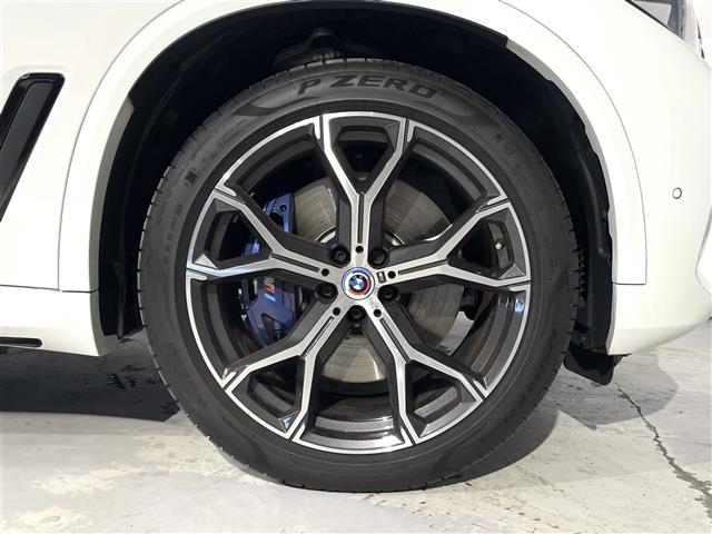 Ｘ５ ｘＤｒｉｖｅ　４０ｄ　Ｍスポーツ　電動パノラマサンルーフ／コンフォートｐｋｇ／ハイラインｐｋｇ／プラスｐｋｇ／フロントマッサージシート／ベンチレーション／純正２１インチＡＷ／保冷保温機能カップホルダー／３６０度カメラ／ＡＣＣ／ＨＵＤ（7枚目）