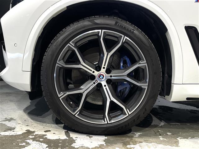 Ｘ５ ｘＤｒｉｖｅ　４０ｄ　Ｍスポーツ　電動パノラマサンルーフ／コンフォートｐｋｇ／ハイラインｐｋｇ／プラスｐｋｇ／フロントマッサージシート／ベンチレーション／純正２１インチＡＷ／保冷保温機能カップホルダー／３６０度カメラ／ＡＣＣ／ＨＵＤ（10枚目）
