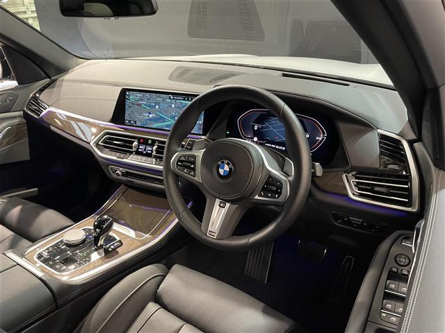 Ｘ５ ｘＤｒｉｖｅ　４０ｄ　Ｍスポーツ　電動パノラマサンルーフ／コンフォートｐｋｇ／ハイラインｐｋｇ／プラスｐｋｇ／フロントマッサージシート／ベンチレーション／純正２１インチＡＷ／保冷保温機能カップホルダー／３６０度カメラ／ＡＣＣ／ＨＵＤ（16枚目）