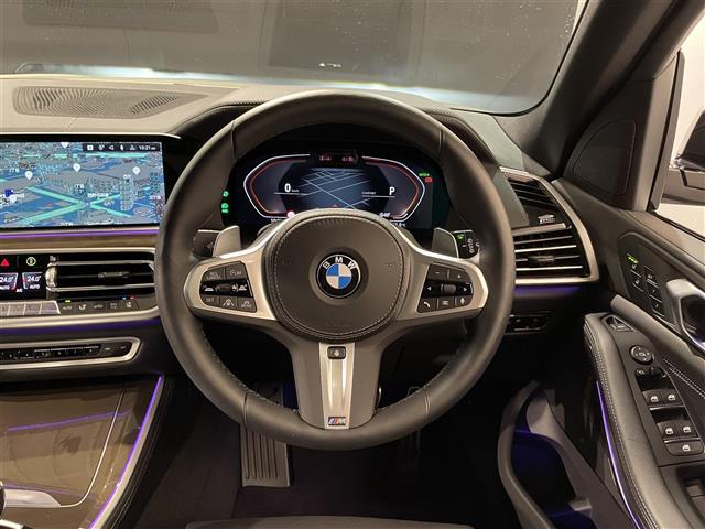 Ｘ５ ｘＤｒｉｖｅ　４０ｄ　Ｍスポーツ　電動パノラマサンルーフ／コンフォートｐｋｇ／ハイラインｐｋｇ／プラスｐｋｇ／フロントマッサージシート／ベンチレーション／純正２１インチＡＷ／保冷保温機能カップホルダー／３６０度カメラ／ＡＣＣ／ＨＵＤ（17枚目）