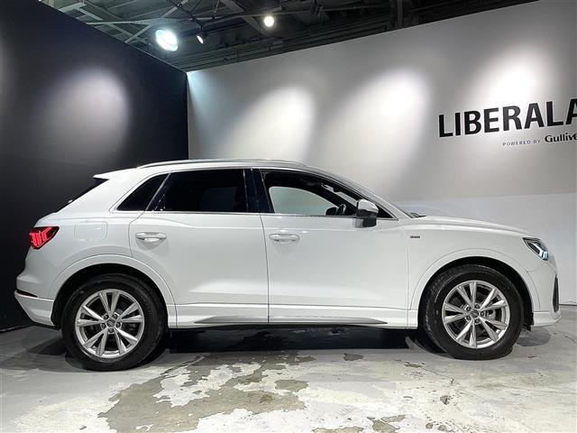 Ｑ３ ３５ＴＤＩクワトロ　Ｓライン　アンビエントライティング／Ａｕｄｉパーキングシステム／バーチャルコックピット／スマートフォンインターフェイス／サウンドビューカメラ／Ａｕｄｉホールドアシスト／ルームミラー自動防眩／ビルトインＥＴＣ（3枚目）