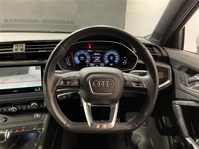 Ｑ３ ３５ＴＤＩクワトロ　Ｓライン　アンビエントライティング／Ａｕｄｉパーキングシステム／バーチャルコックピット／スマートフォンインターフェイス／サウンドビューカメラ／Ａｕｄｉホールドアシスト／ルームミラー自動防眩／ビルトインＥＴＣ（15枚目）