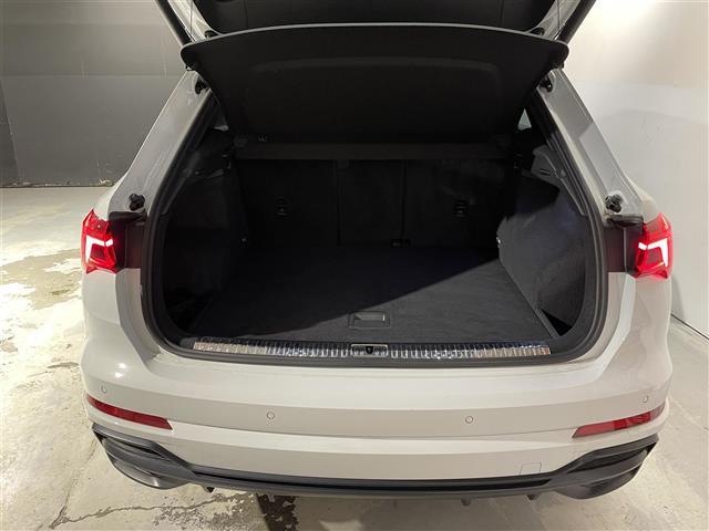 Ｑ３ ３５ＴＤＩクワトロ　Ｓライン　アンビエントライティング／Ａｕｄｉパーキングシステム／バーチャルコックピット／スマートフォンインターフェイス／サウンドビューカメラ／Ａｕｄｉホールドアシスト／ルームミラー自動防眩／ビルトインＥＴＣ（34枚目）